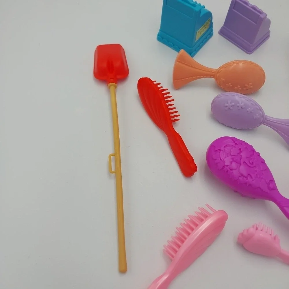 Lot‎ Of Barbie Doll Hair Brushes & Accessories Beach Chair Farmer Cash Register